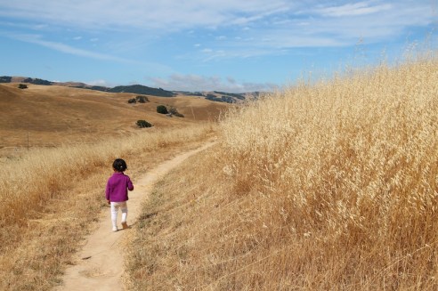 After tossing the dandelion aside, Bethypoo continued on!